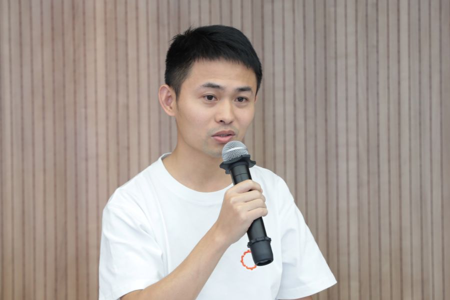 1662361143388640caEK.jpg 9J6A3900.JPG