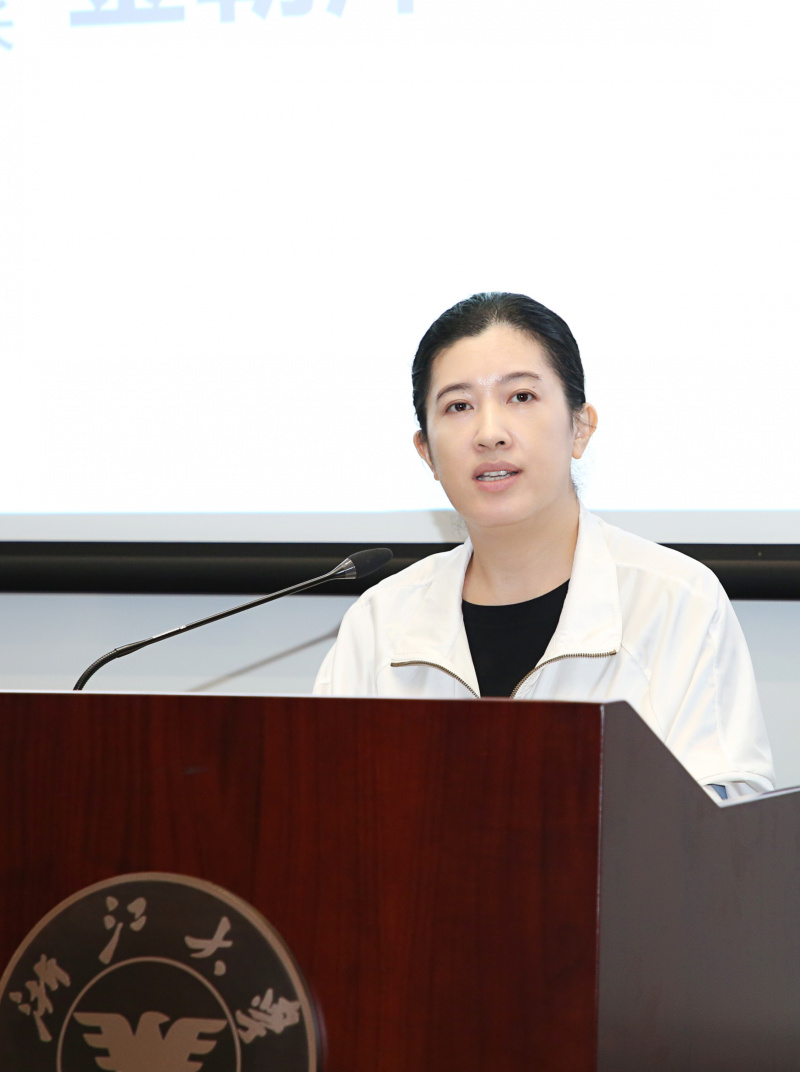 1739756939946025n3or.jpg 首期東方優(yōu)才青年骨干培訓(xùn)班 金朝萍致辭.jpg